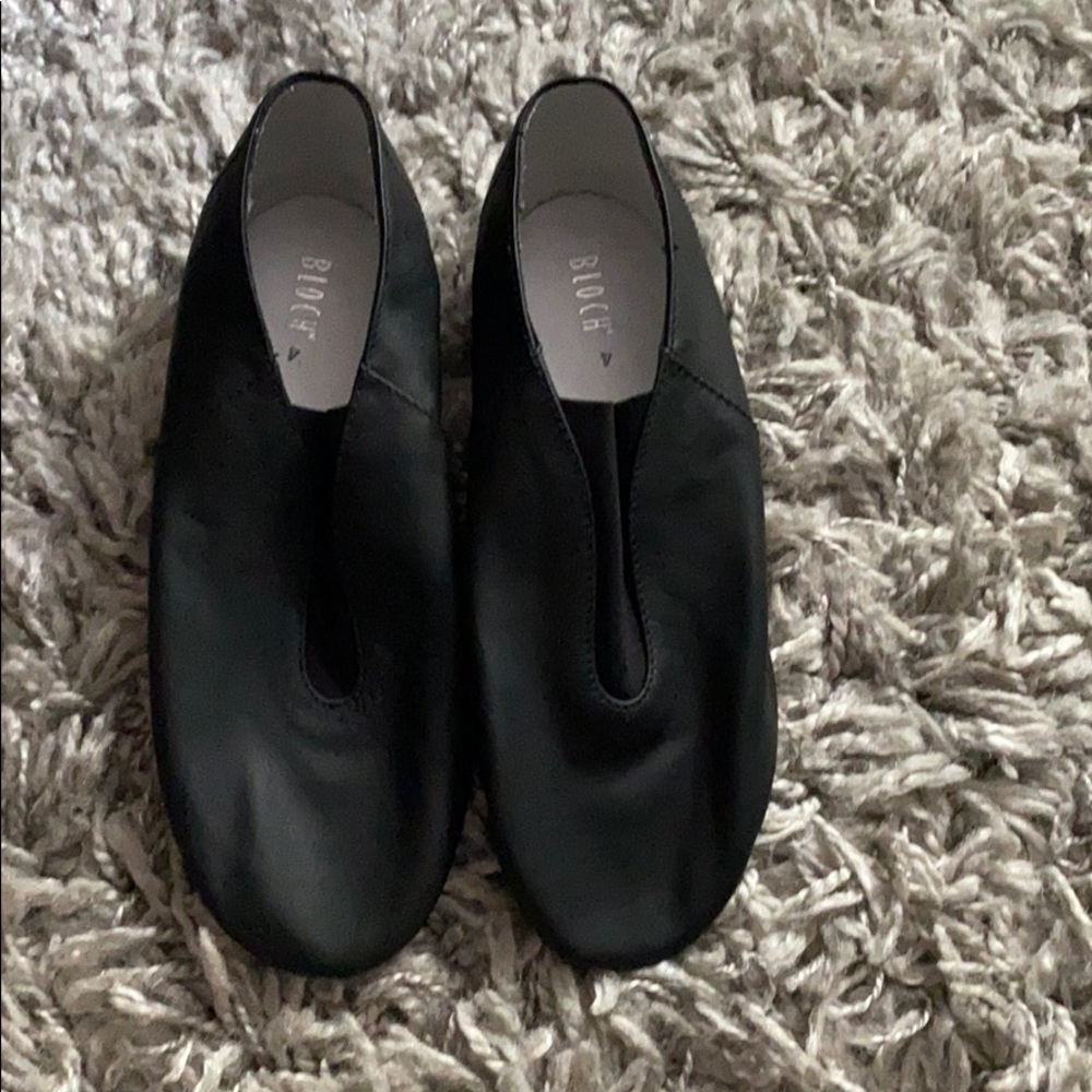 Dance shoes